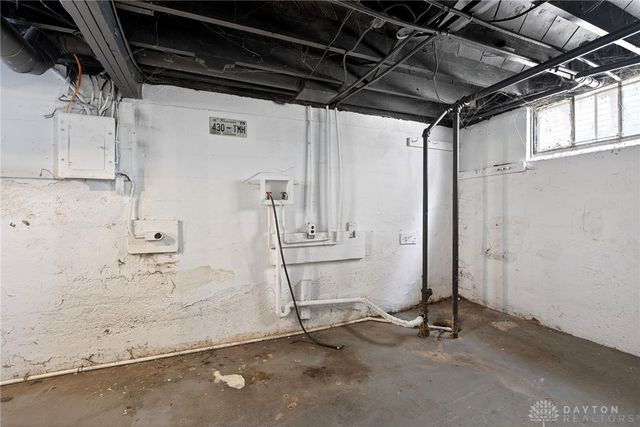 125 E Siebenthaler Avenue, Dayton, OH 45405