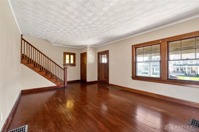 125 E Siebenthaler Avenue, Dayton, OH 45405