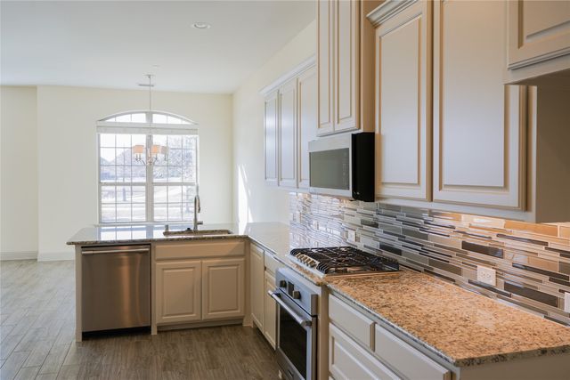 2401 Cort Drive E, Carrollton, TX 75010