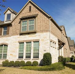2401 Cort Drive E, Carrollton, TX 75010