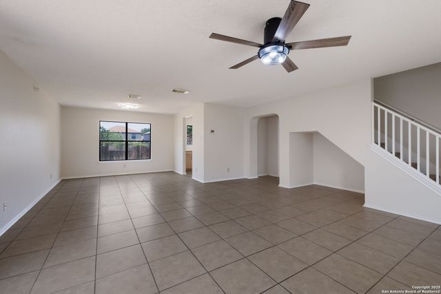6647 BEECH TRAIL DR, Converse, TX 78109