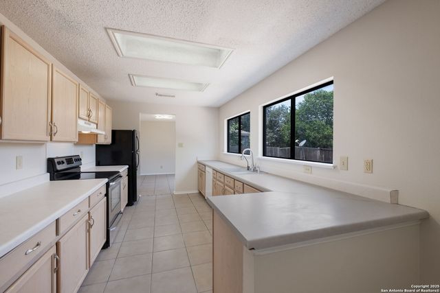 6647 BEECH TRAIL DR, Converse, TX 78109