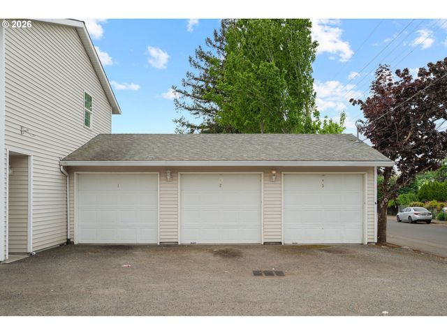 18220 Se PINE St, Portland, OR 97233