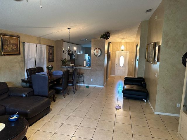 628 NW Stanford Ln, Port St Lucie, FL 34983