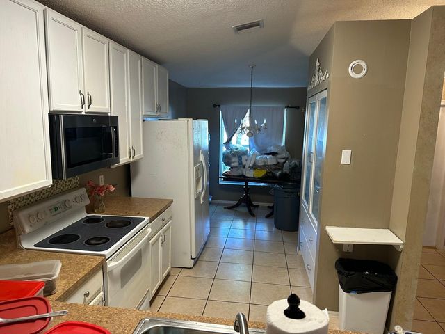 628 NW Stanford Ln, Port St Lucie, FL 34983