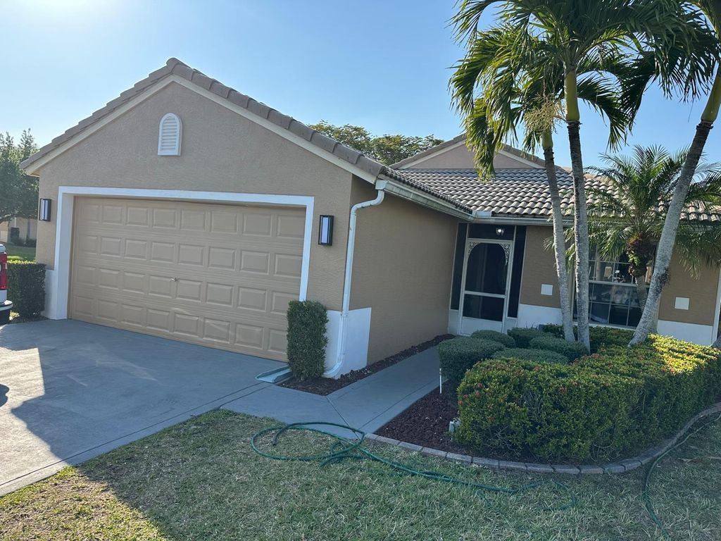 628 NW Stanford Ln, Port St Lucie, FL 34983