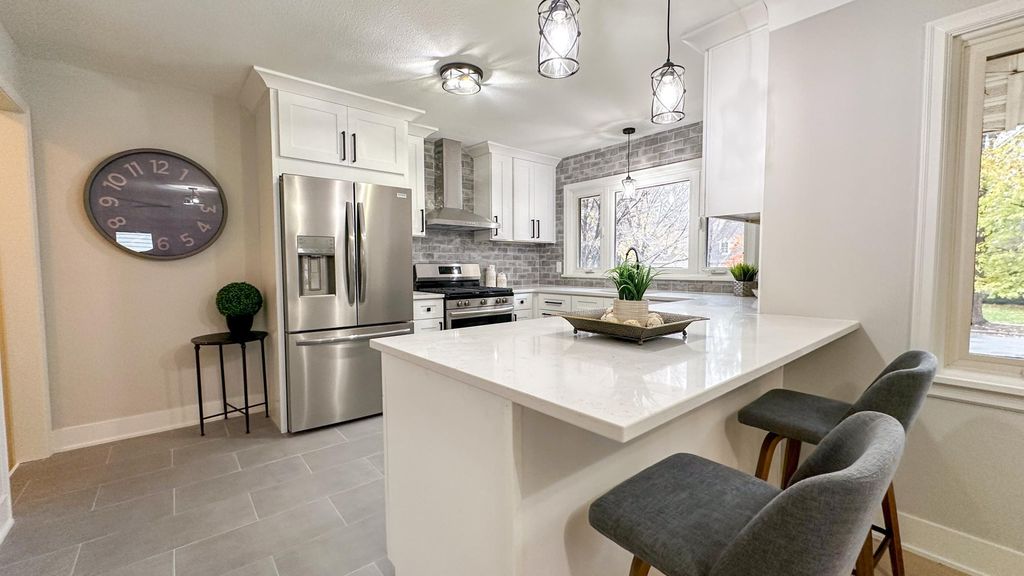 4370 Mackey Avenue S, Saint Louis Park, MN 55424 — photo 2