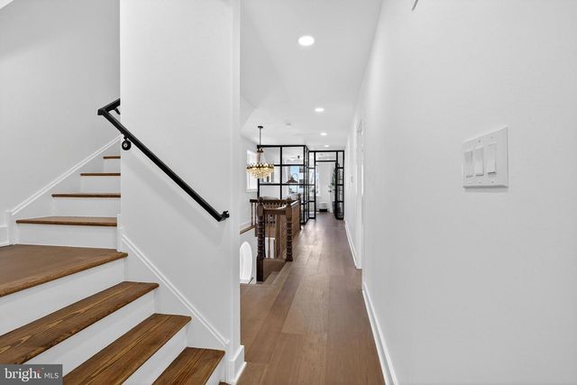 5136 WAYNE AVE, Philadelphia, PA 19144
