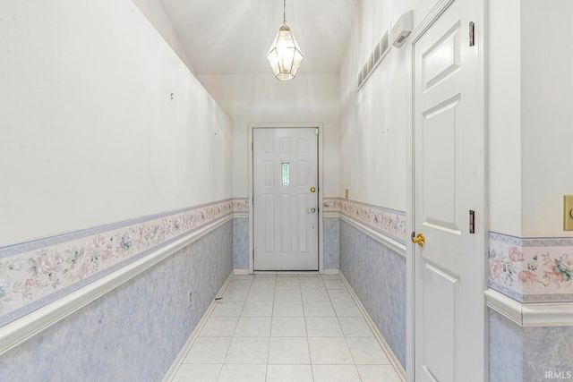 5318 Larkspur Drive, South Bend, IN 46614