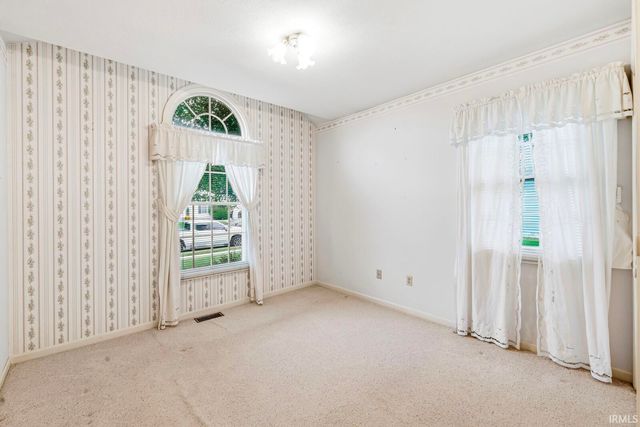 5318 Larkspur Drive, South Bend, IN 46614