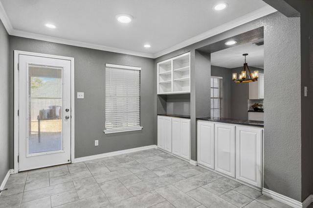 607 Meadowbrook Drive, Burleson, TX 76028