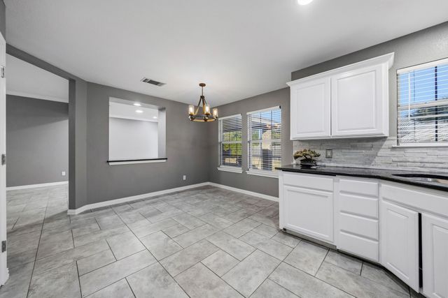 607 Meadowbrook Drive, Burleson, TX 76028