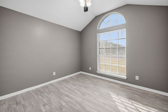 607 Meadowbrook Drive, Burleson, TX 76028