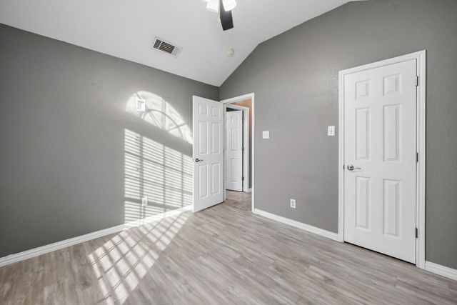 607 Meadowbrook Drive, Burleson, TX 76028