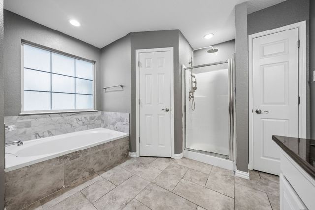 607 Meadowbrook Drive, Burleson, TX 76028