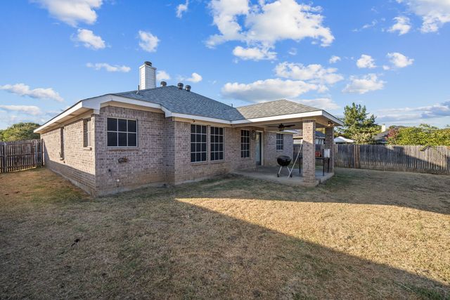 607 Meadowbrook Drive, Burleson, TX 76028