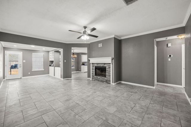 607 Meadowbrook Drive, Burleson, TX 76028