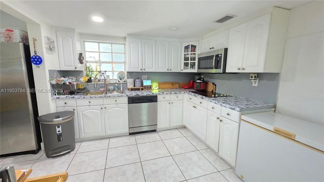 12320 SW 39th St, Miami, FL 33175