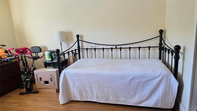 12320 SW 39th St, Miami, FL 33175