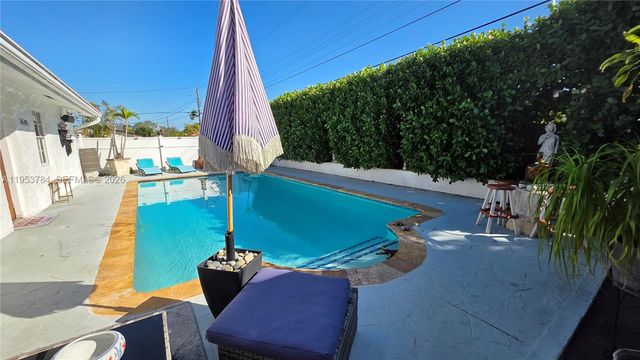 12320 SW 39th St, Miami, FL 33175