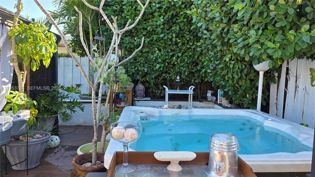 12320 SW 39th St, Miami, FL 33175