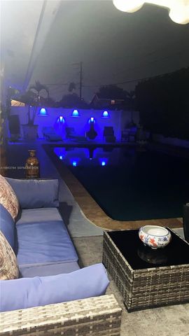 12320 SW 39th St, Miami, FL 33175