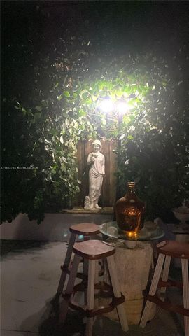 12320 SW 39th St, Miami, FL 33175