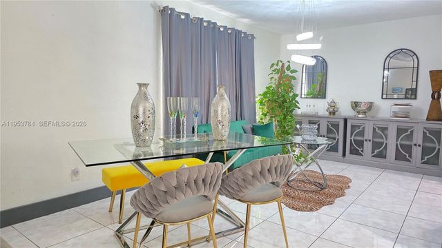 12320 SW 39th St, Miami, FL 33175