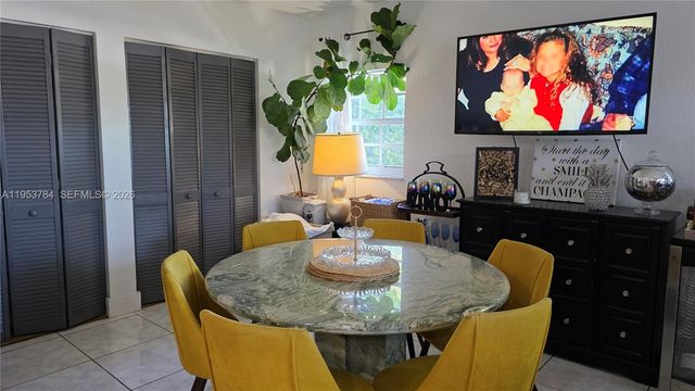 12320 SW 39th St, Miami, FL 33175