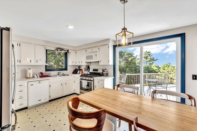 90 Ring Road, Wellfleet, MA 02667