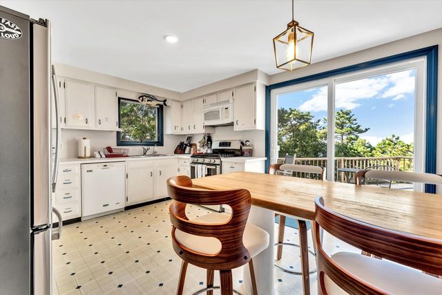 90 Ring Road, Wellfleet, MA 02667