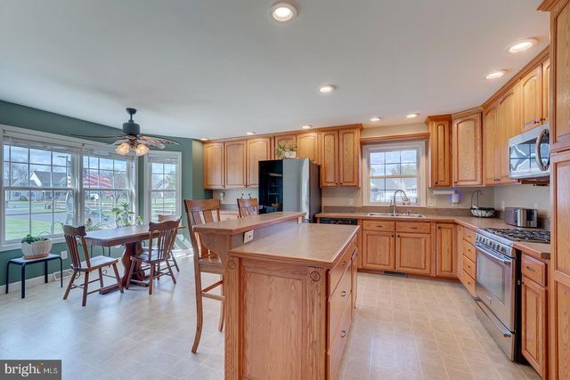 33 MILBOURN MANOR DR, Camden Wyoming, DE 19934