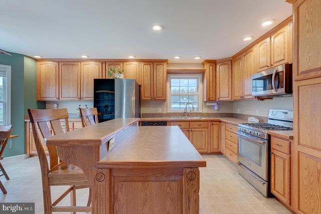 33 MILBOURN MANOR DR, Camden Wyoming, DE 19934