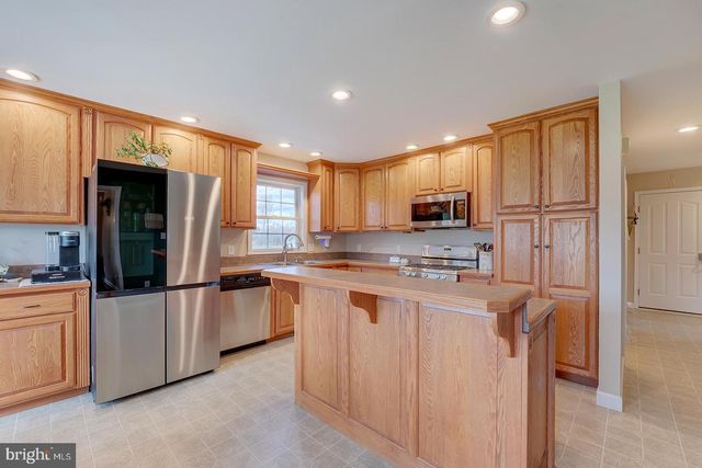 33 MILBOURN MANOR DR, Camden Wyoming, DE 19934