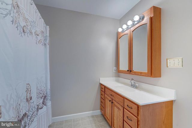 33 MILBOURN MANOR DR, Camden Wyoming, DE 19934