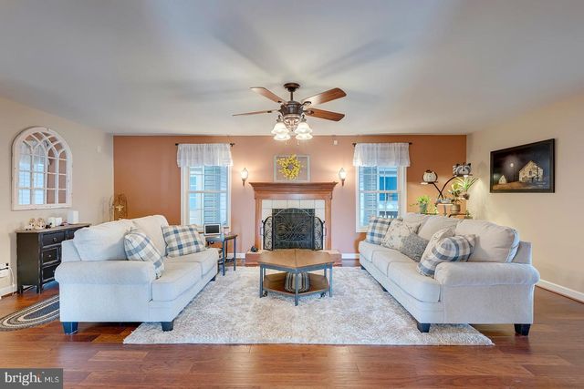 33 MILBOURN MANOR DR, Camden Wyoming, DE 19934