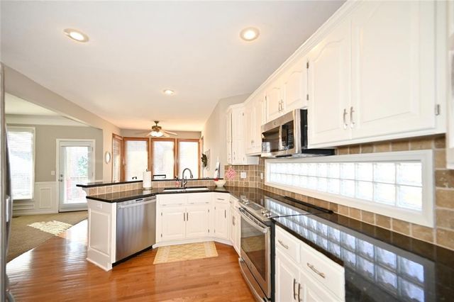 6206 N Strathbury Avenue, Kansas City, MO 64151