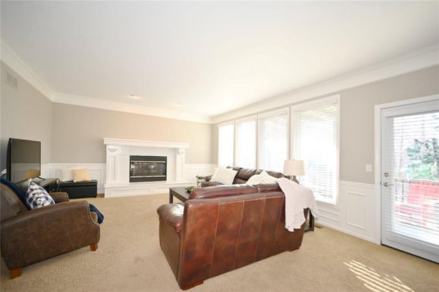 6206 N Strathbury Avenue, Kansas City, MO 64151