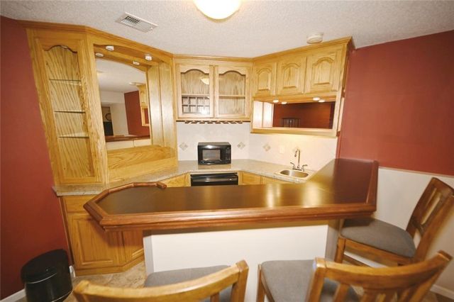 6206 N Strathbury Avenue, Kansas City, MO 64151