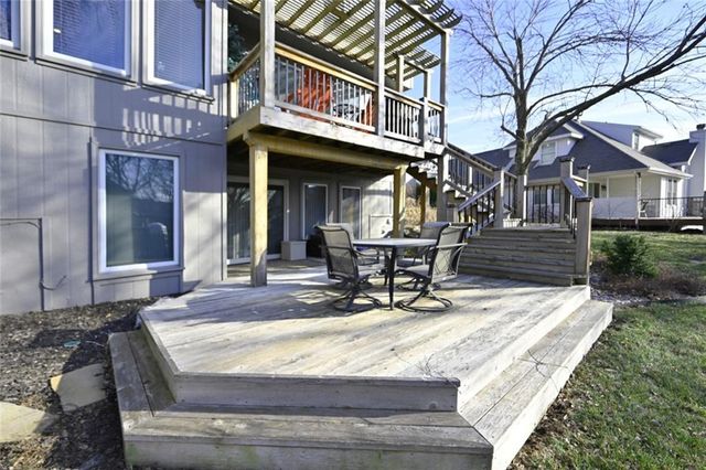 6206 N Strathbury Avenue, Kansas City, MO 64151