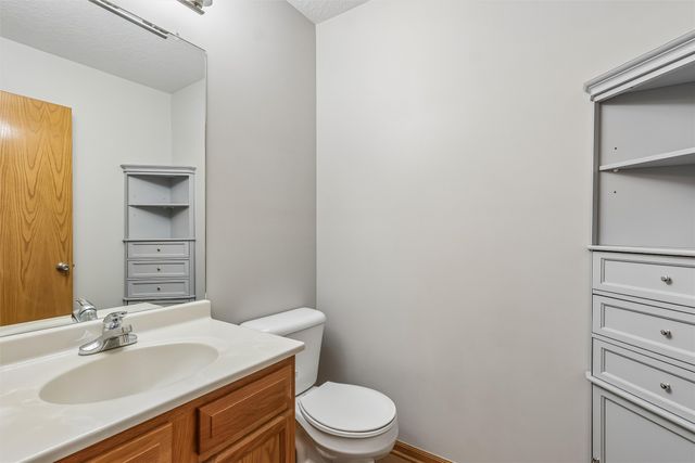 592 SE Williams Court, Waukee, IA 50263