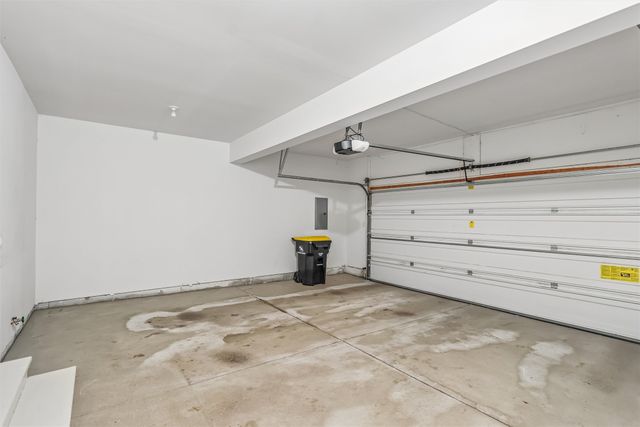592 SE Williams Court, Waukee, IA 50263