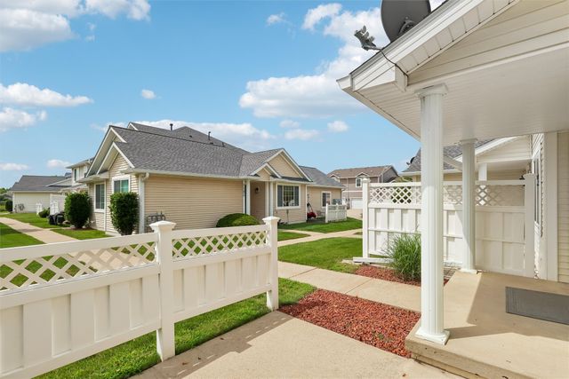 592 SE Williams Court, Waukee, IA 50263