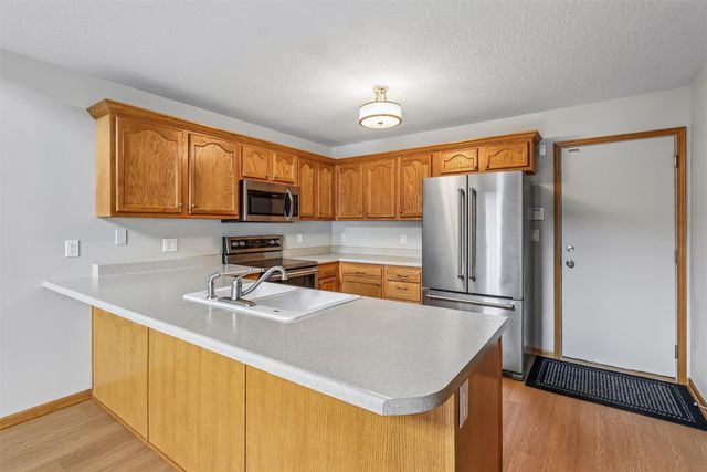 592 SE Williams Court, Waukee, IA 50263