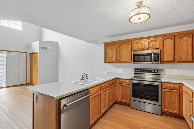 592 SE Williams Court, Waukee, IA 50263