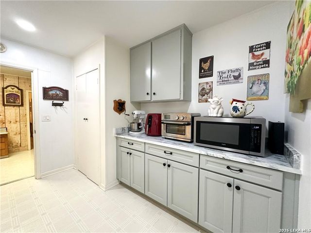 155 Harbor Circle, Mathis, TX 78368