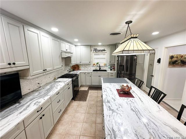 155 Harbor Circle, Mathis, TX 78368