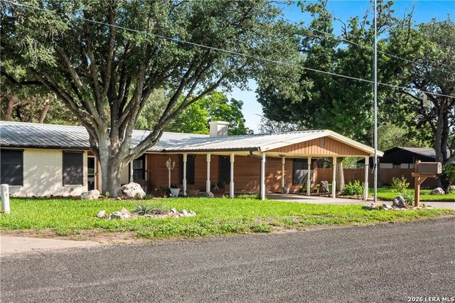 155 Harbor Circle, Mathis, TX 78368