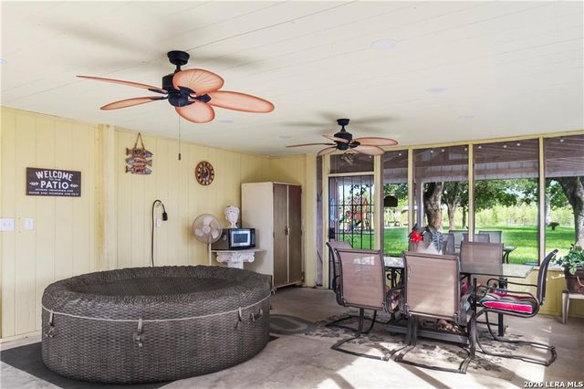 155 Harbor Circle, Mathis, TX 78368