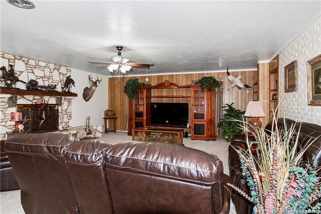 155 Harbor Circle, Mathis, TX 78368